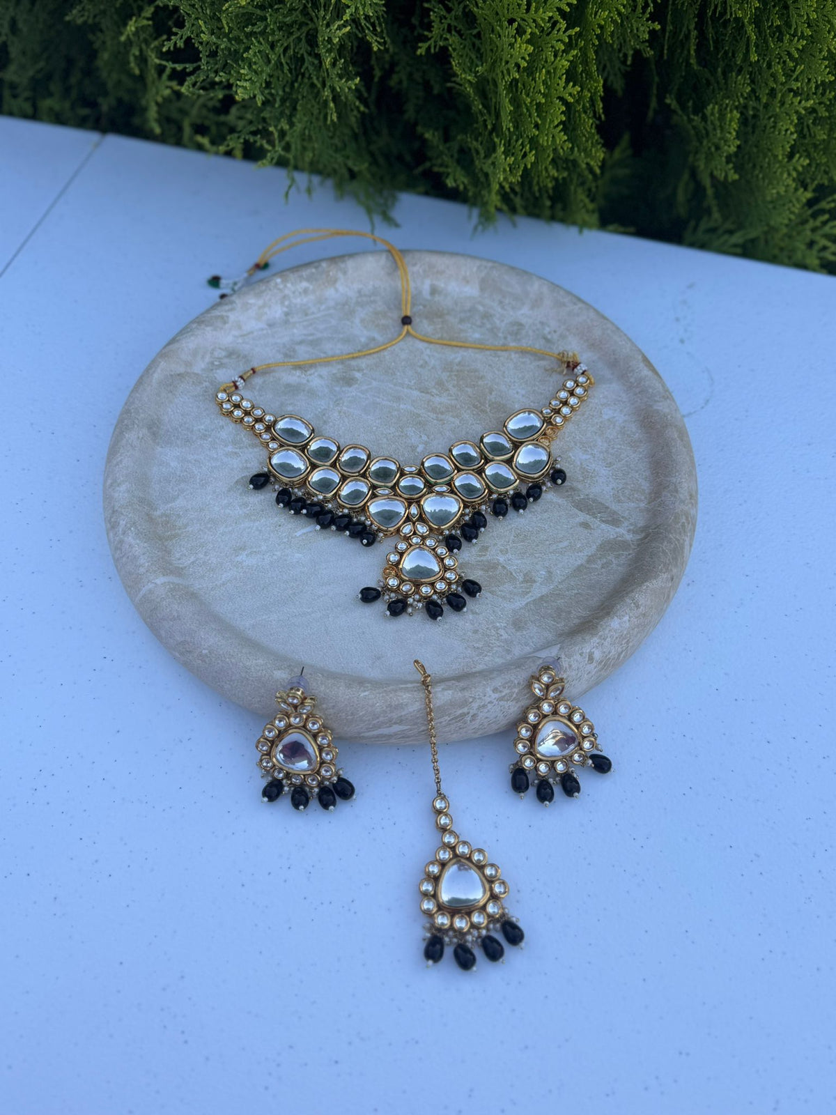 Mirror of the Night – Reflective Midnight Glam